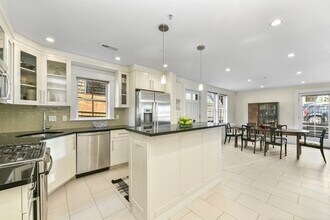 408 Putnam Ave, Unit R in Cambridge, MA - Building Photo - Building Photo