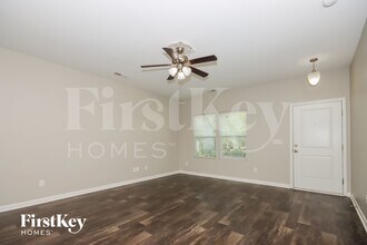 905 Little Dog Ln in Statesville, NC - Foto de edificio - Building Photo