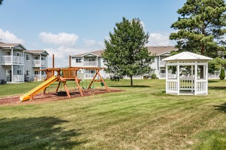 Wheatridge Apartments in Mitchell, SD - Building Photo - Building Photo