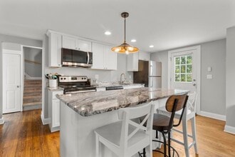 14 Lynette Dr in North Haven, CT - Building Photo - Building Photo