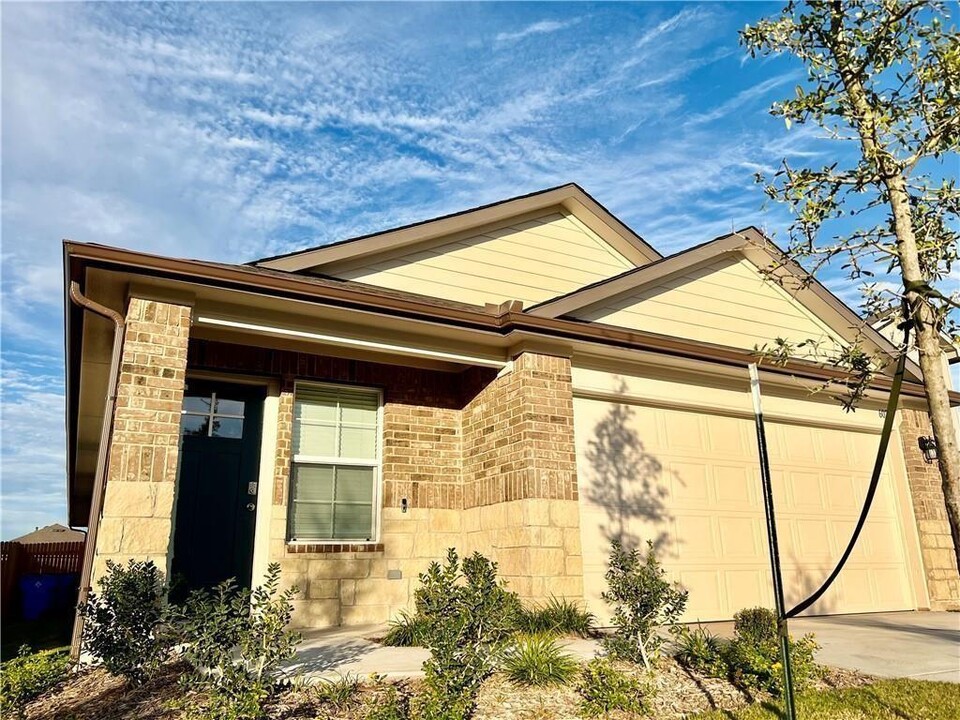 602 Roaring Fork Ln in Bastrop, TX - Building Photo