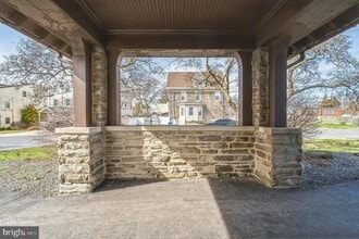 7220 Ridge Ave in Philadelphia, PA - Building Photo - Building Photo