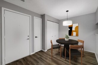 Lakeview Apartments in Franklin, IN - Building Photo - Building Photo