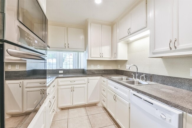 property at 6847 Vanlynn Ln