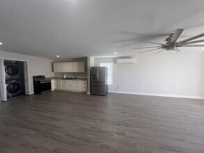 8110 Bullard Rd in Rosharon, TX - Building Photo - Building Photo