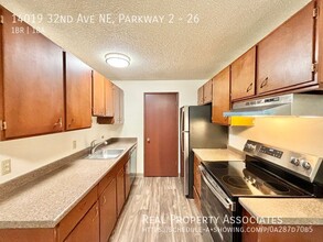 Parkway Apartments in Seattle, WA - Building Photo - Building Photo