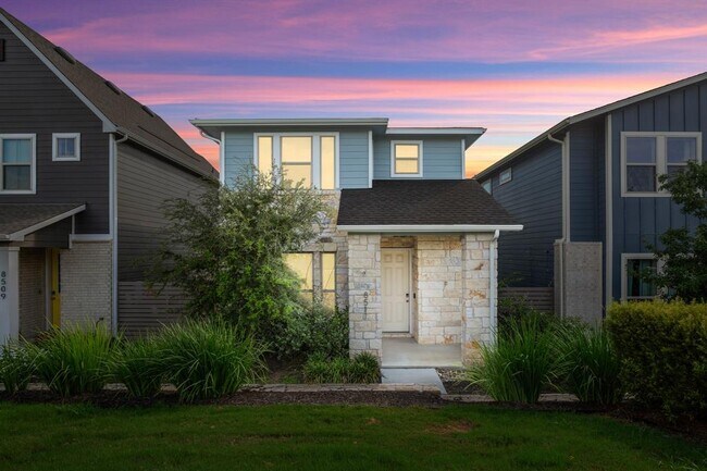 8511 Leroi Dr in Austin, TX - Building Photo - Building Photo