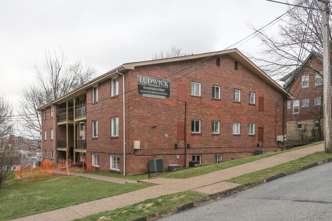 49 Division St in Greensburg, PA - Building Photo - Building Photo