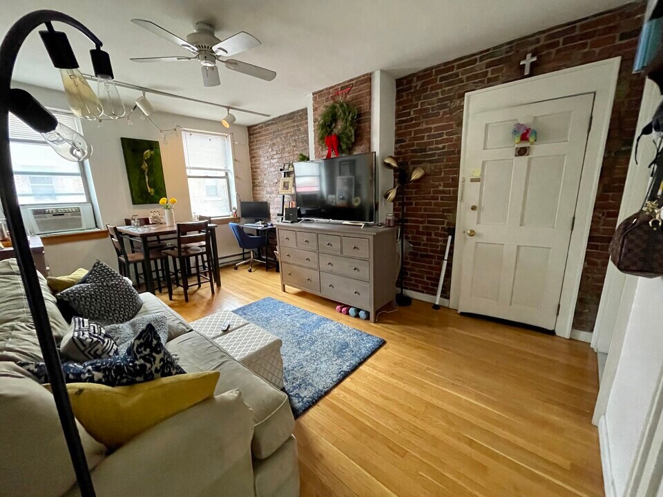 13 Thacher St, Unit 3 in Boston, MA - Foto de edificio