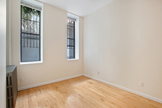 529 E 13th St in New York, NY - Building Photo - Building Photo