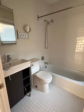 19 Anderson St, Unit B Utilities INCLUDED in New Haven, CT - Building Photo - Building Photo