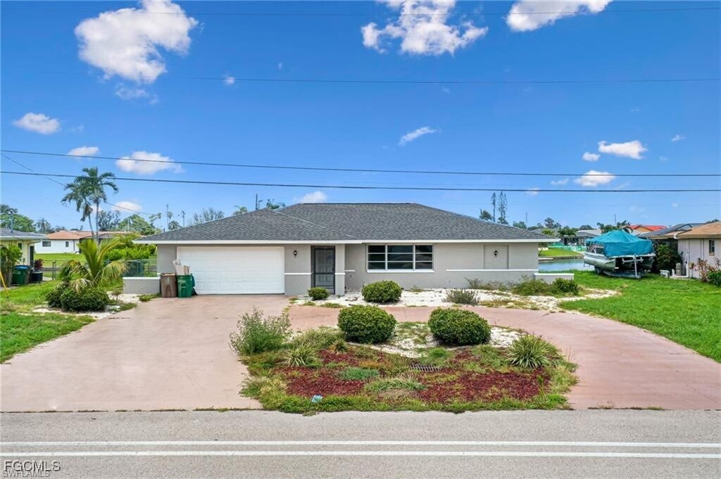 2520 Shelby Pkwy in Cape Coral, FL - Building Photo