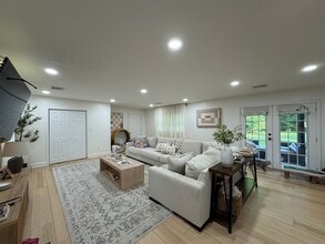 57 Lovers Ln in Monroe, CT - Building Photo - Building Photo