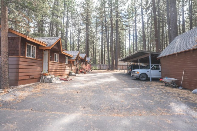 3686 Willow Ave in South Lake Tahoe, CA - Foto de edificio - Other