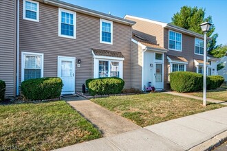 30 Nottingham Way in Franklin Township, NJ - Building Photo - Building Photo