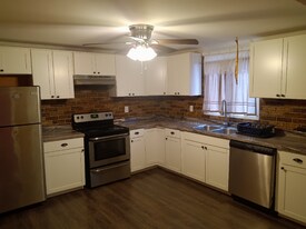 39 Grove St in Plainfield, CT - Building Photo