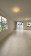 125 SW 171st Wy in Pembroke Pines, FL - Building Photo - Building Photo