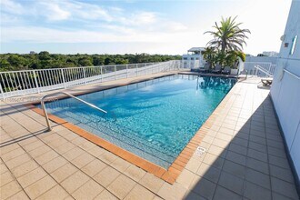 3250 Grand Ave in Miami, FL - Building Photo - Building Photo