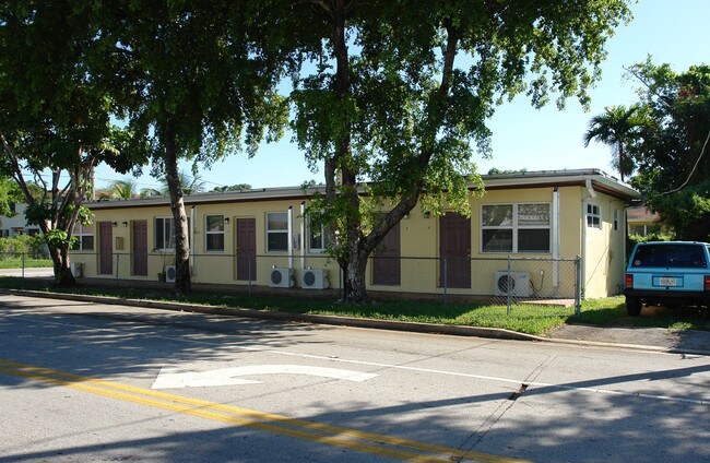 424 NE 71st St in Miami, FL - Foto de edificio - Building Photo