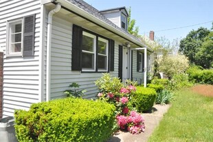 11 Rockland Pl in Newton, MA - Building Photo