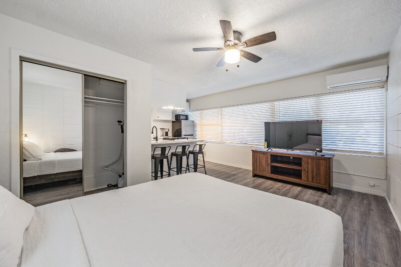 425 2nd St N in St. Petersburg, FL - Building Photo