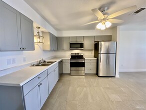 9541 Lillian Hwy in Pensacola, FL - Building Photo - Building Photo