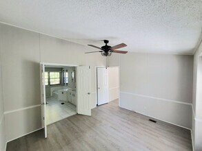 3724 Huntlynn Rd in Charlotte, NC - Building Photo - Building Photo