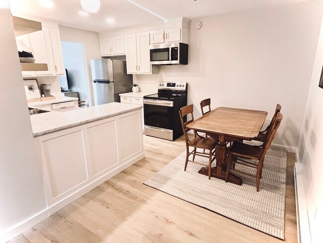 10925 Otsego St, Unit A in Whitehouse, OH - Building Photo - Building Photo