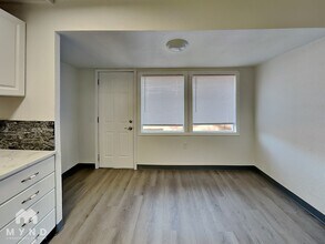 7203 SE Harmony Dr in Milwaukie, OR - Building Photo - Building Photo