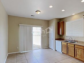 5067 Sparrow Way in Brighton, CO - Building Photo - Building Photo