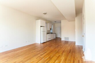 2440 N Ashland Ave, Unit 2438-2 in Chicago, IL - Building Photo - Building Photo