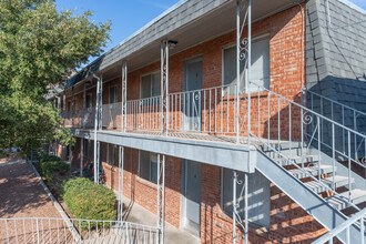 Grandview Apartments in El Paso, TX - Building Photo - Building Photo