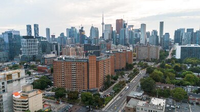 244 Queen St E in Toronto, ON - Building Photo - Building Photo