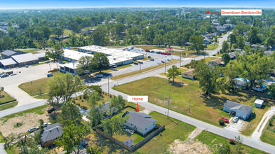 703 NW 10th St in Bentonville, AR - Building Photo - Building Photo