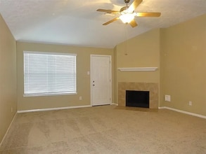 32007 Annice Ln in Pinehurst, TX - Building Photo - Building Photo
