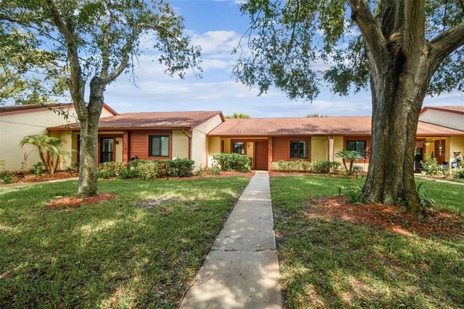 7433 Greystone Dr in Hudson, FL - Building Photo - Building Photo