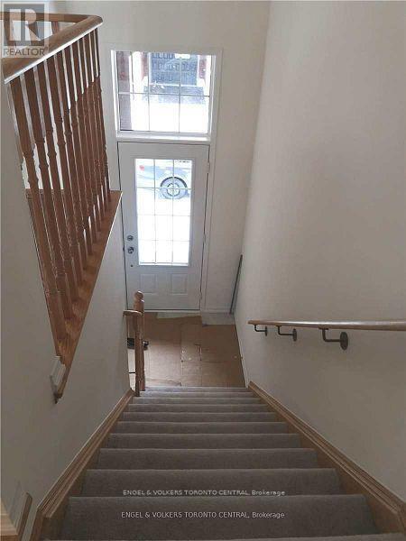 2637 Deputy Minister Path in Oshawa, ON - Building Photo