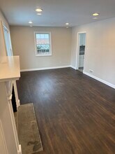 4915 Strathmore Ave in Kensington, MD - Foto de edificio - Building Photo