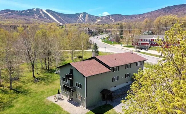 2461 Killington Rd, Unit 2 in Killington, VT - Building Photo - Building Photo