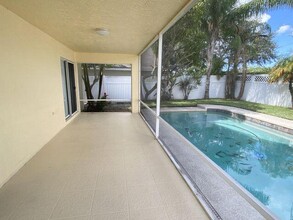 103 Pennock Landing Cir in Jupiter, FL - Foto de edificio - Building Photo
