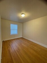 7029 S Indiana Ave in Chicago, IL - Foto de edificio - Building Photo