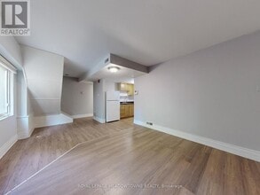 12 Wesleyan St in Halton Hills, ON - Building Photo - Building Photo