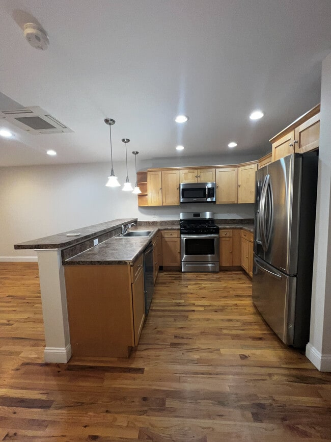 520 N Terrace Ave, Unit 520 N Terrace Ave in Mount Vernon, NY - Building Photo - Building Photo