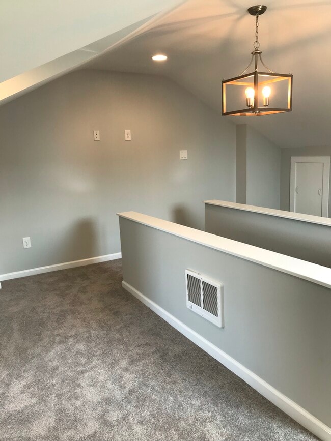 4908 Hatfield Street in Pittsburgh, PA - Foto de edificio - Building Photo