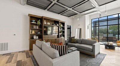 2314 Berryhill Rd in Charlotte, NC - Foto de edificio - Building Photo