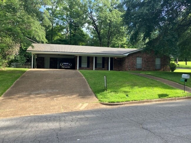 2148 Rachel St in Tupelo, MS - Foto de edificio - Building Photo
