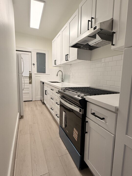 1201 W Gray St in Houston, TX - Building Photo