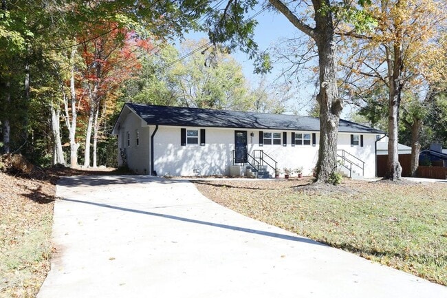 property at 204 W Corbin St