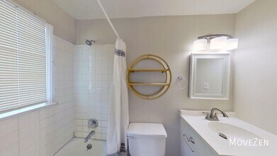 1109 N King Charles Rd in Raleigh, NC - Building Photo - Building Photo