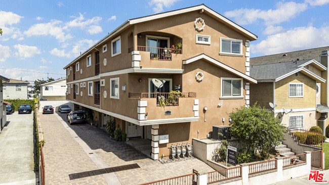 property at 1559 W 207th St